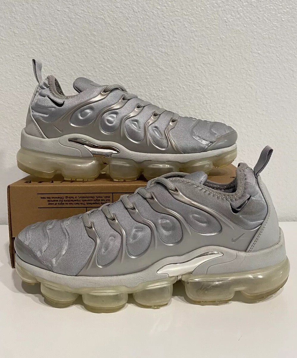 Like new vapormax Brand New Nike Air Vapormax Flyknit Youth Shoes Size 4Y Gray  main image 3