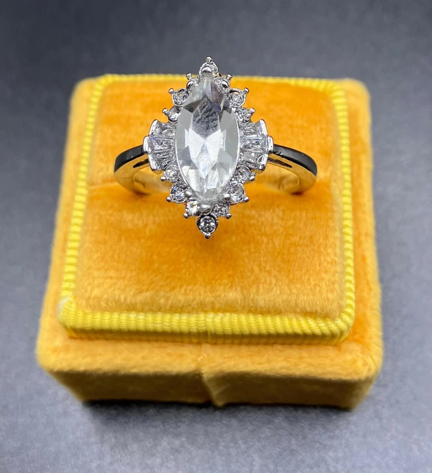 Anillo de diamantes Marqués de oro blanco de 14 quilates selección regalo de San Valentín relleno simulado Foto 3 de 4
