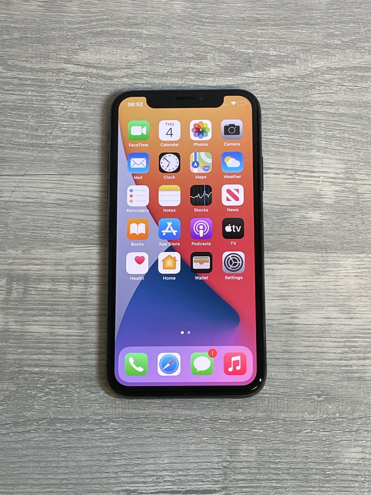 Apple iPhone X 64GB 256GB - Unlocked AT&T T-mobile Verizon - All Colors