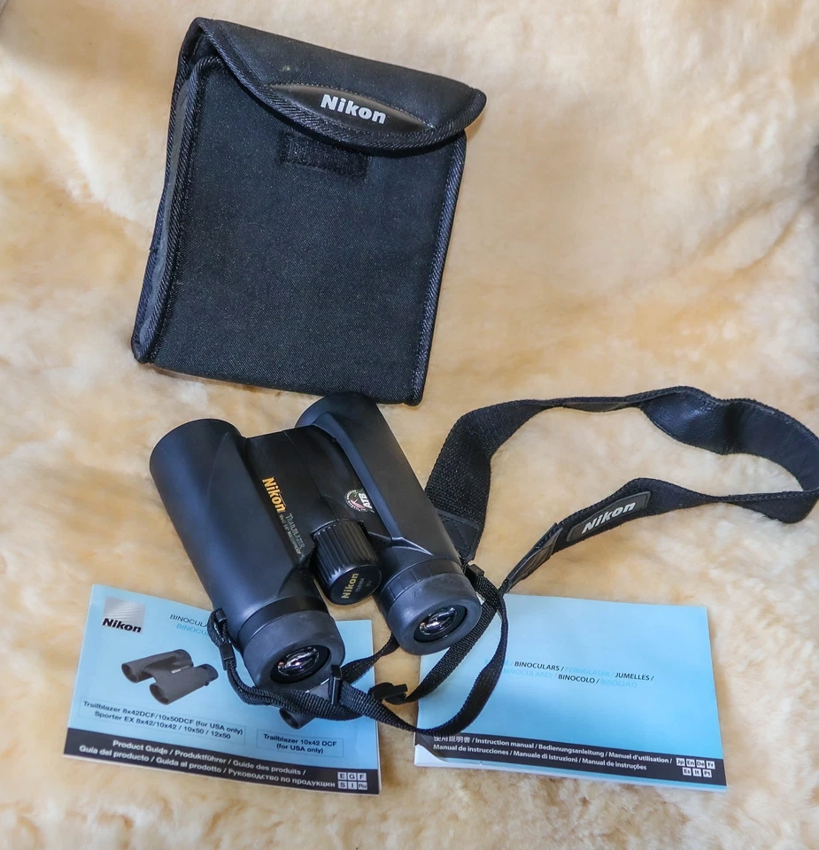Nikon Trailblazer 10x42 DCF Waterproof Binoculars, Barely Used w. Case & Manuals - Image 2 of 4
