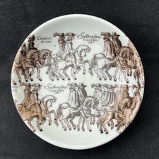 Vintage Elisabeth Liegl Porzellan Anstecknadel Schale Aschenbecher historische Kavalkade in Rom