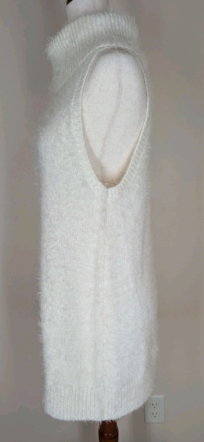 Show Me Your Mumu Sleeveless Fauna Sweater Dress Fuzzy Cream Knit Size Medium