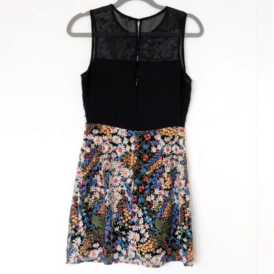 Lucy Paris 刺绣花卉迷你连衣裙女式小号 60 年代嬉皮花童 — 第 3/4 张图片