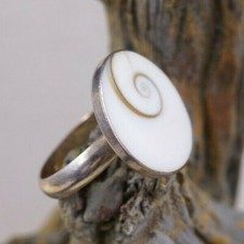 Gorgeous womens solid silver 925 shell statement ring Sz 5.25