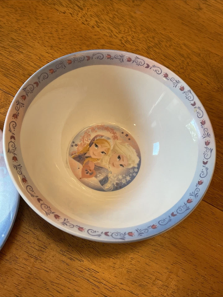 Disney Frozen JUEGO DE 2 MERIENDAS China Rompible 7-7 1/2" Snack Plate & Bowl Foto 3 de 4
