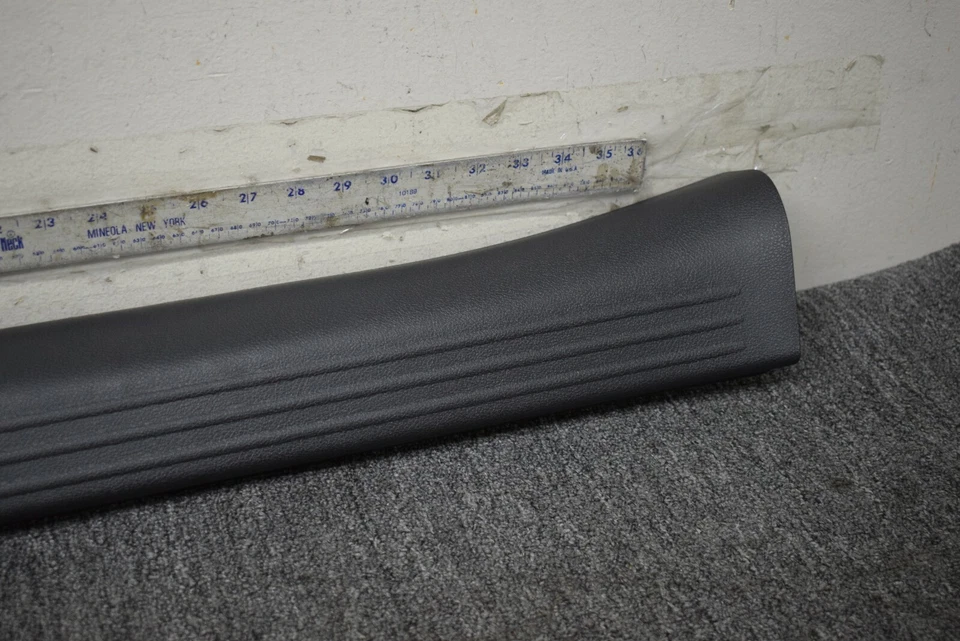 NISSAN KICK PLATE FRONT INTERIOR RIGHT SIDE FACTORY OEM - Image 3 of 4