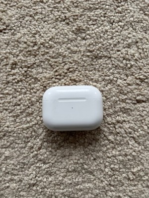 Apple AirPods Pro 2nd Generation with MagSafe Wireless Charging Case (USB C)...