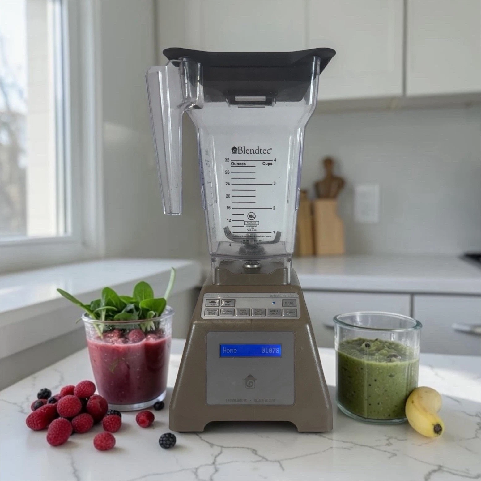 Blendtec Professional 800 Blender 1800W 11 Speeds LCD 32oz Jar Lid Brown
Opens in a new window or ta