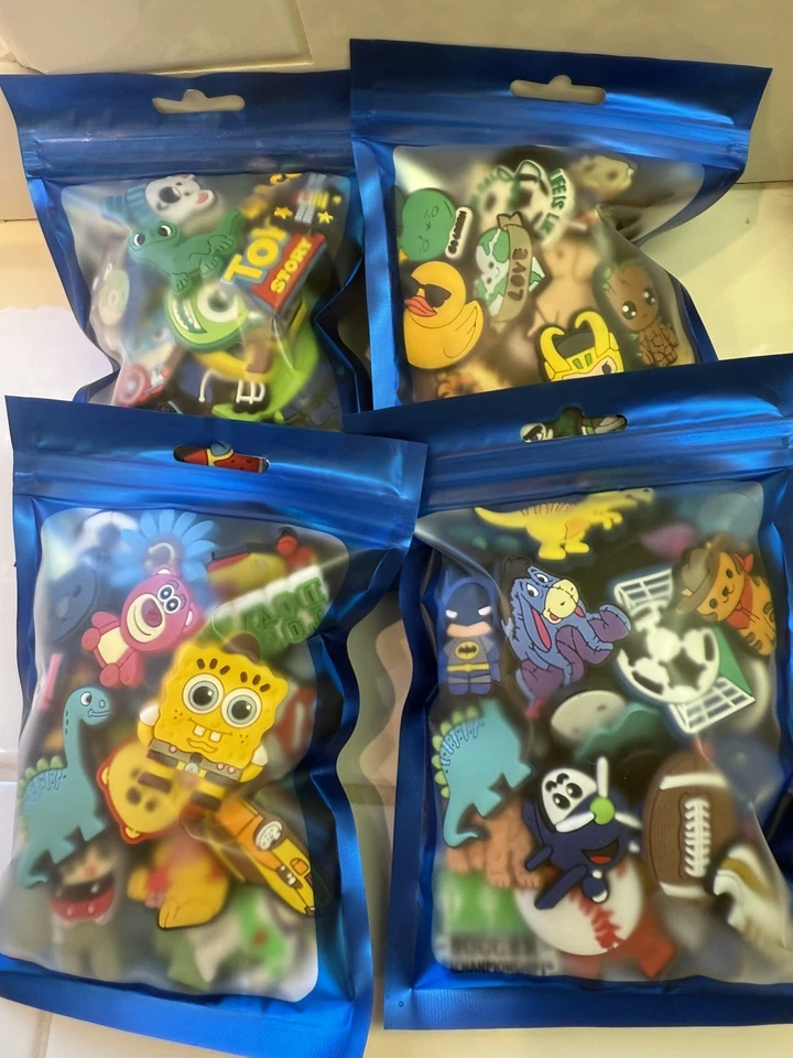 Dijes para zapatos NIÑOS 40 dijes personajes azul y verde para niños Foto 2 de 4