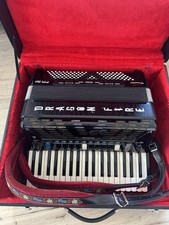 Akkordeon Roland FR-3X Schwarz mit Koffer Und Akkus Elektronisches V Akkordeon