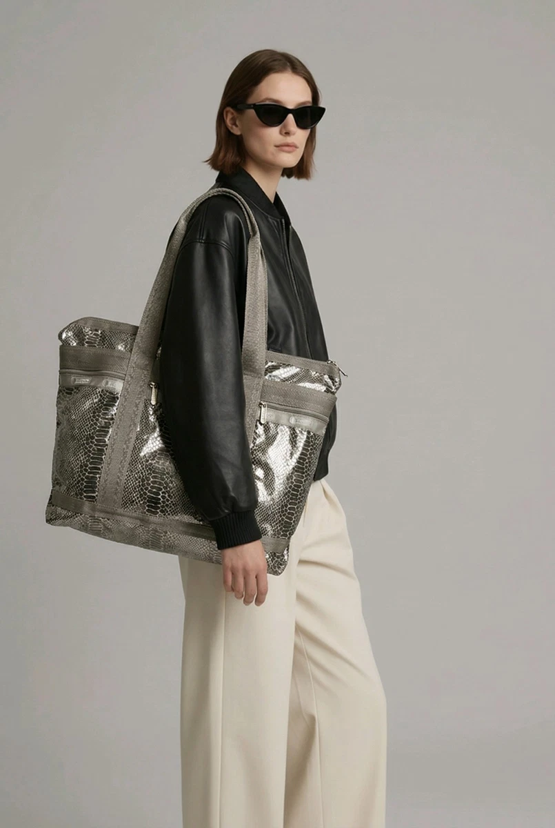 LeSportsacトラベル用品 HAVE A NICE TRIP レア LeSportsac Classic Travel Tote in a Metallic Snake Skin Print