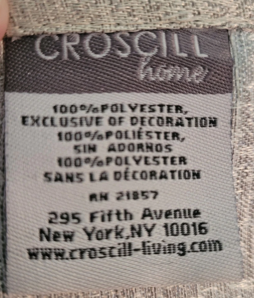 Croscill Silver And Rhinestone Napkins, 8 Each, 18 X 18 Sq - Image 4 of 4