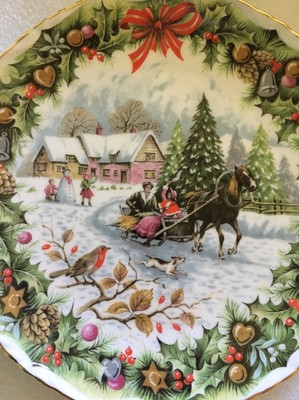 ロイヤルアルバート F・Errill１９９３年クリスマスプレート約２１,３センチ Christmas Sleighride By F. F. Errill 1993 Royal Albert Bone China