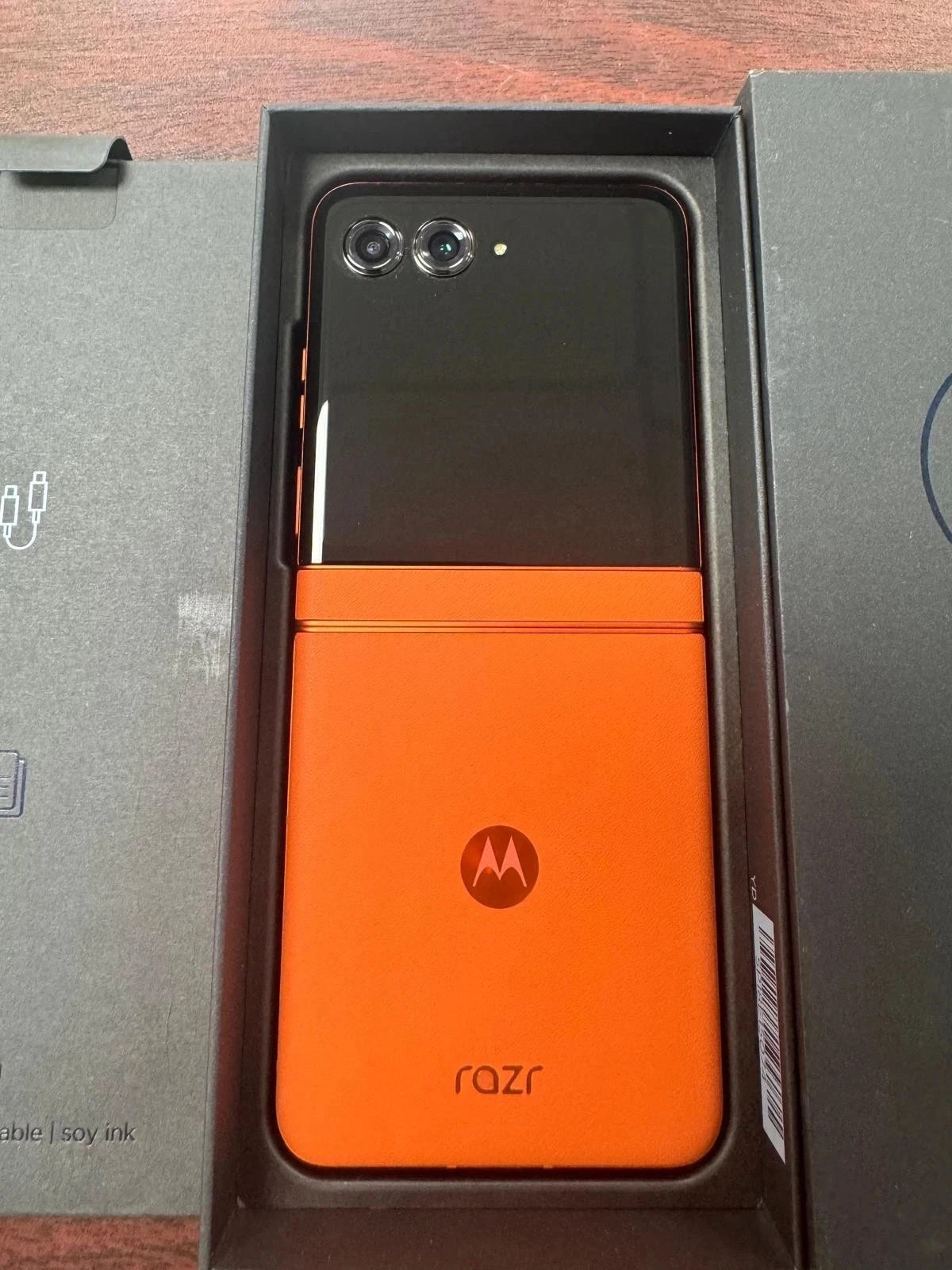 Motorola Razr 2024 Smartphone 6.9" 256GB Factorty Unlocked Spritz Orange