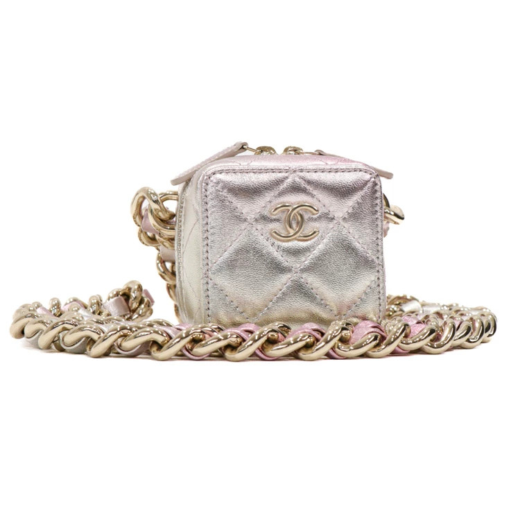 Excellent Condition CHANEL Cube Matelass Mini Cha… - image 3