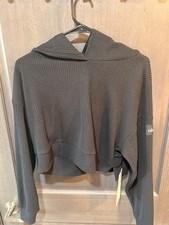 ALO Yoga Women s XS Muse Hoodie Cropped Ribbed Long Sleeve Black