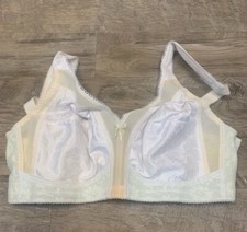 Playtex 18 hr Comfort Strap Satin Wirefree Bra White Lemon New In Box 38 C