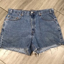 Levi  s Vintage 550 Medium Wash 100 Cotton Frayed Hem Denim Shorts size 36