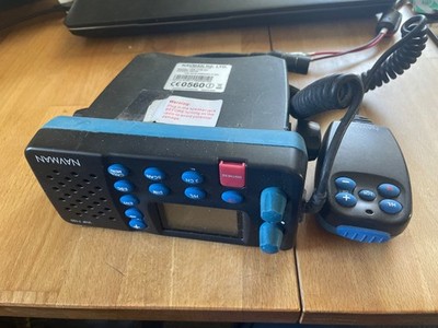 NAVMAN VHF 7100 Marine Radio Transceiver