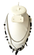 New CT Color Women's Earrings and Necklace Gift Set Black and Silvertone