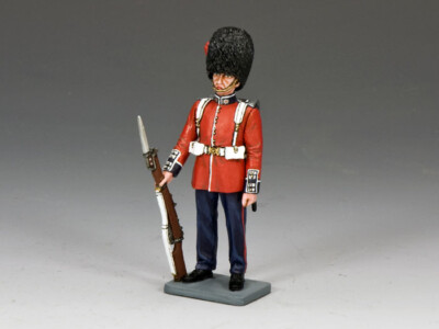 KING & COUNTRY CEREMONIAL CE009 BRITISH GUARDSMAN AT EASE MIB