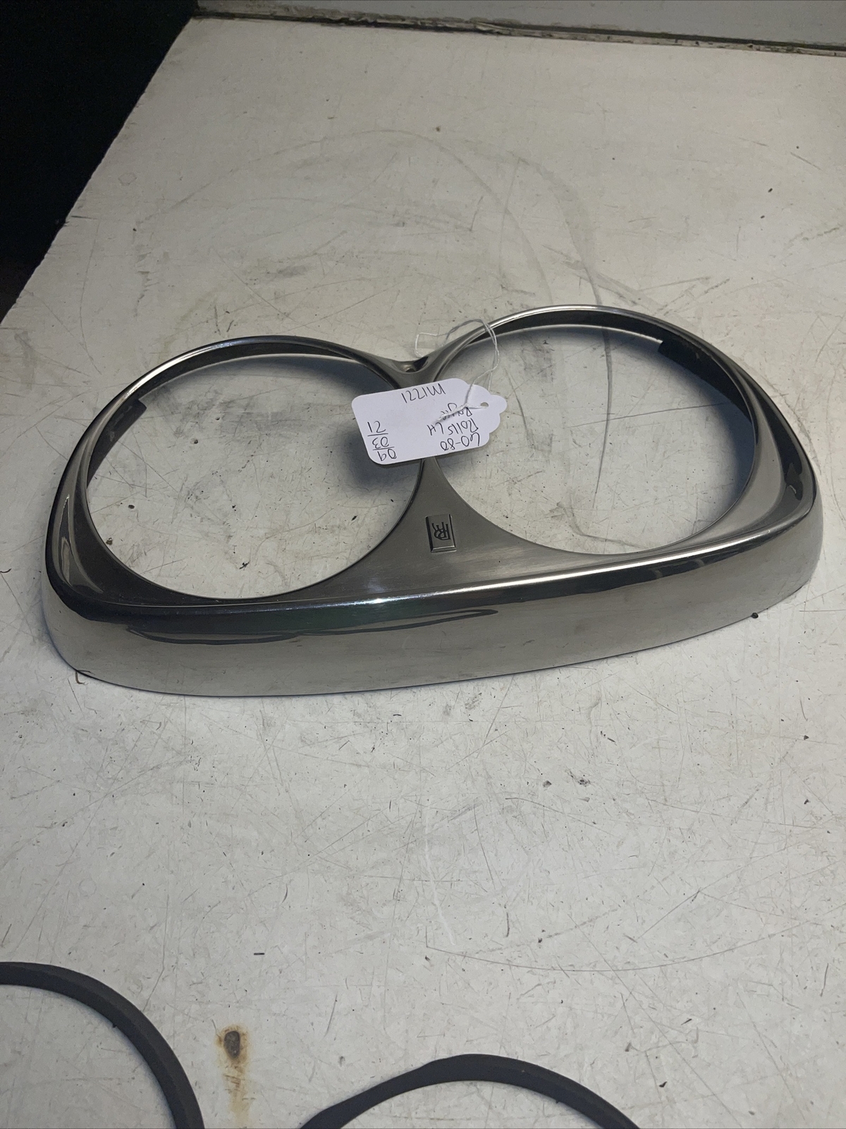 60 - 80 ROLLS ROYCE SILVER SHADOW LEFT HEADLIGHT CHROME TRIM RING DOOR M1221