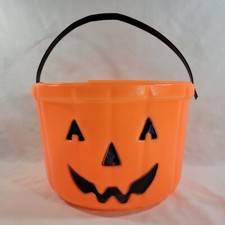Pumpkin Trick Or Treat Bucket Halloween Jack-O'-Lantern Plastic Candy Pail USED