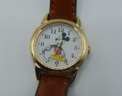 Mickey Mouse Wrist Watch - Japanese Quartz Movement, Metal Band, Official Disney Limited Edition Watch Mickey Mouse Conductor – The  main image 3