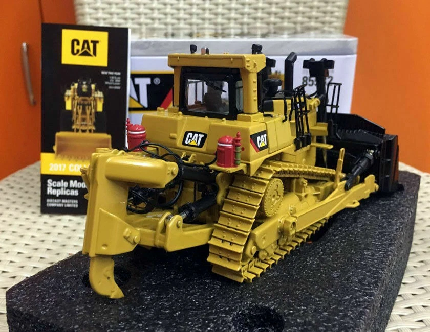 Tractor tipo oruga Cat D10T2 de Diecast Masters modelo fundido a presión 1/50 DM85532 Foto 3 de 4