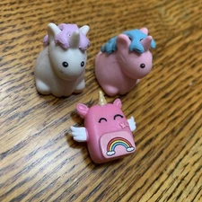 OOLY UNIQUE UNICORNS SCENTED ERASERS UNICORNS RAINBOW 2 loose, 1 winged , b9