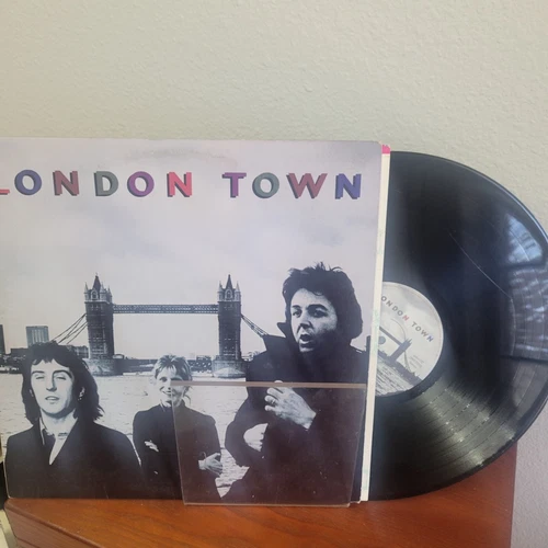 PAUL MCCARTNEY & WINGS - LONDON TOWN - 1978 CAPITOL RECORDS VINYL LP - VG+
