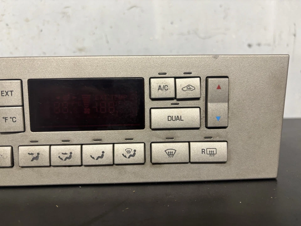 Оригинальный климат-контроль для системы отопления и кондиционирования воздуха Lincoln Navigator 2003-2006 годов выпуска 6L74-18C612-BA - Изображение 3 из 4