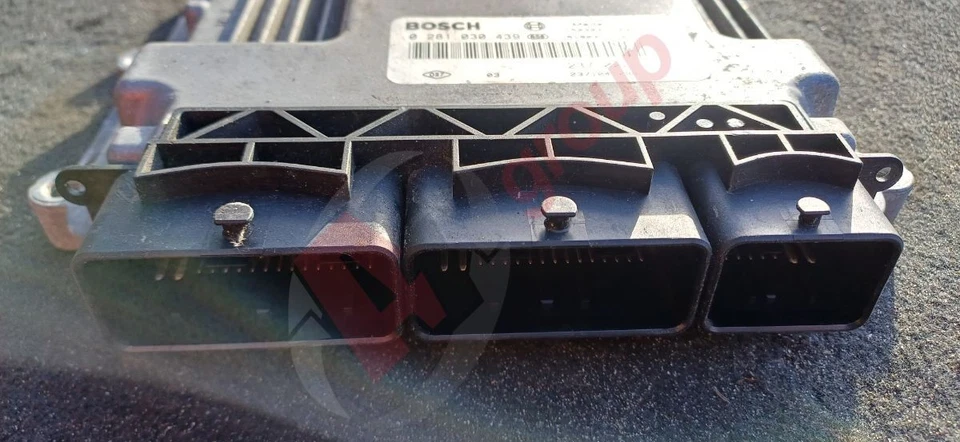 DACIA LOGAN MCV LAUREATE DCI 13-16 ENGINE ECU 0281030439 - Image 2 of 4