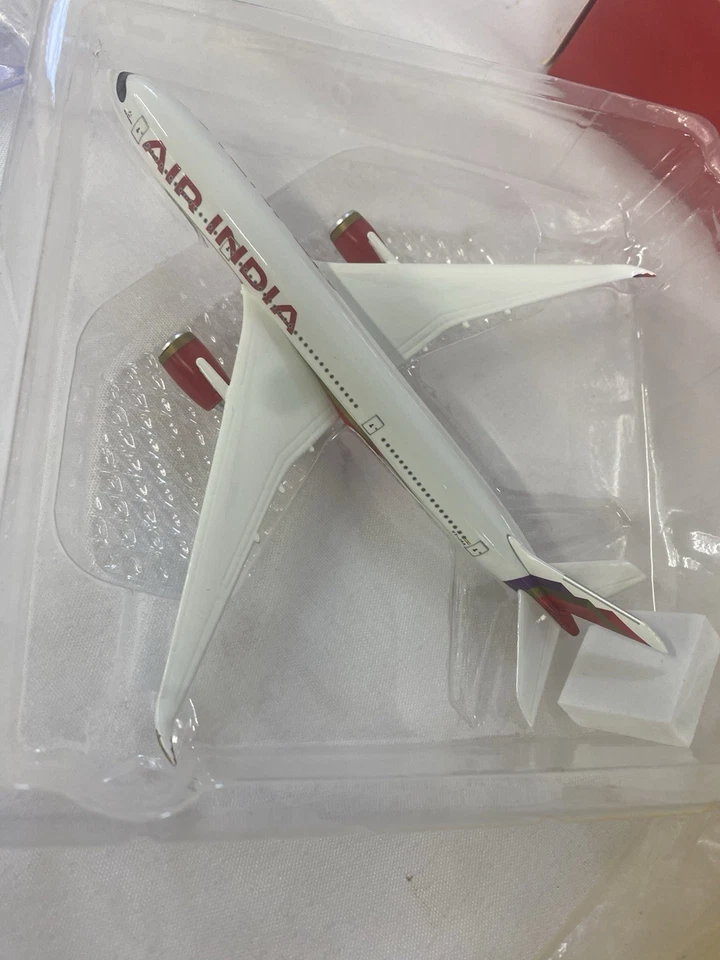 A350-900 Air India VT-JRH 1:400 - Image 3 of 4