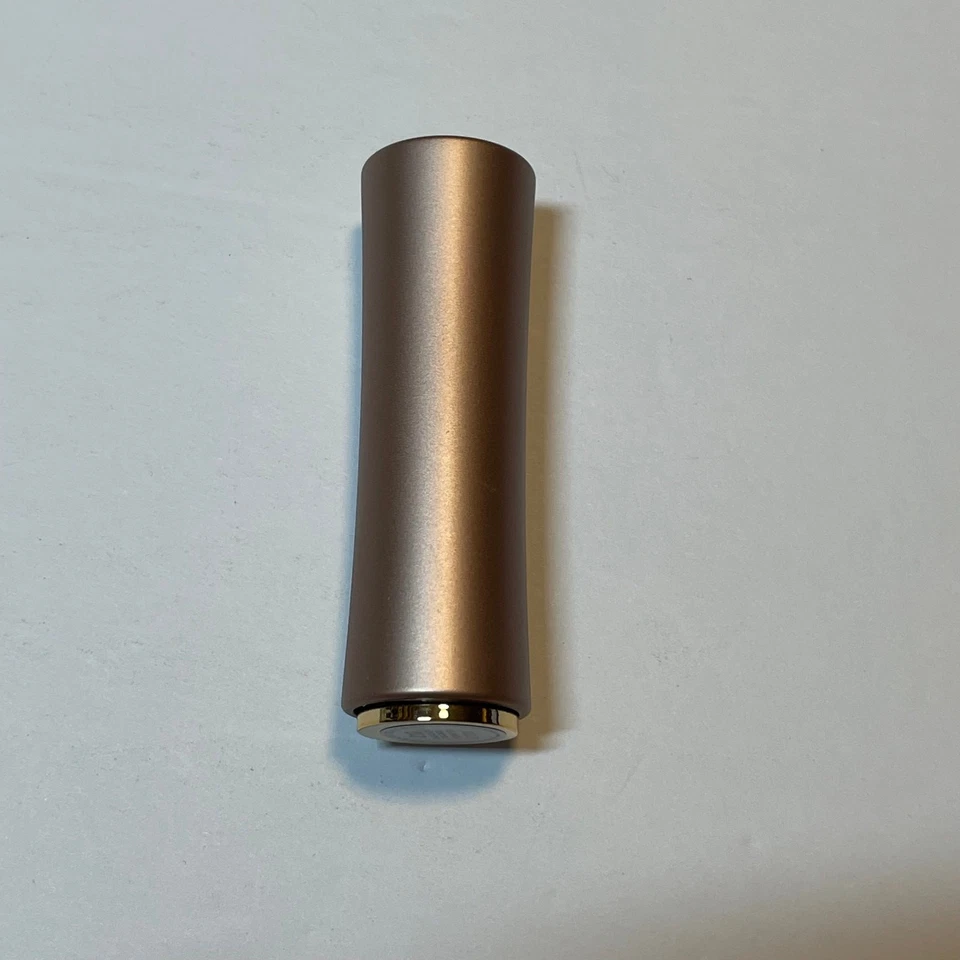 Paleta de oro rosa Lancome Holiday 2024 L'Absolu Rouge lápiz labial sentimientos tácitos Foto 3 de 4