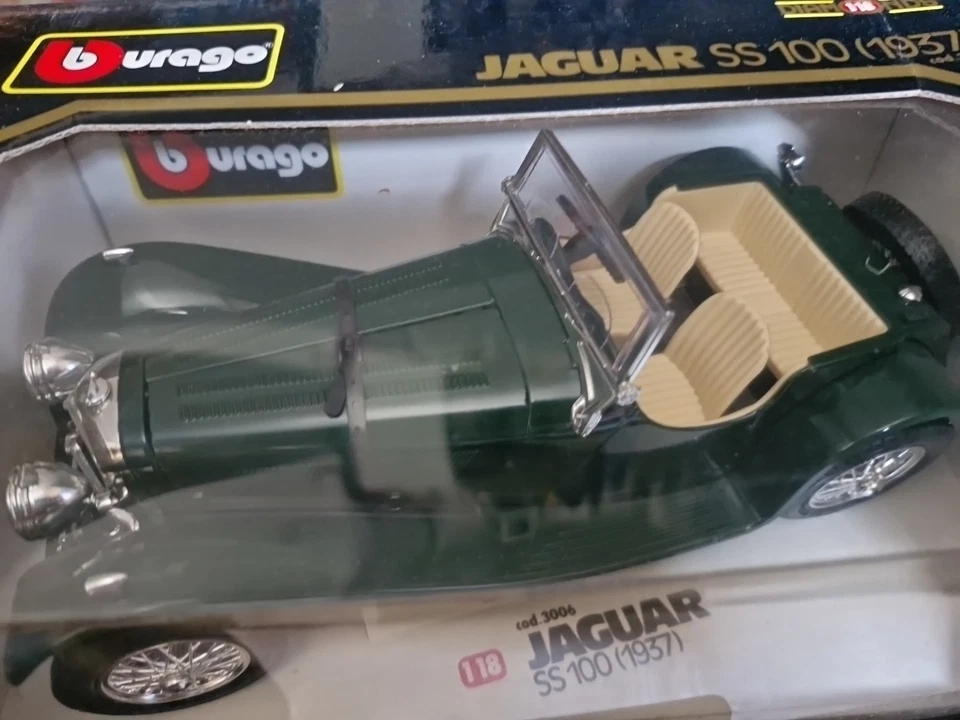 JAGUAR SS 100 1/18 BURAGO COD 3006 Vert Foncé  - Photo 2/4