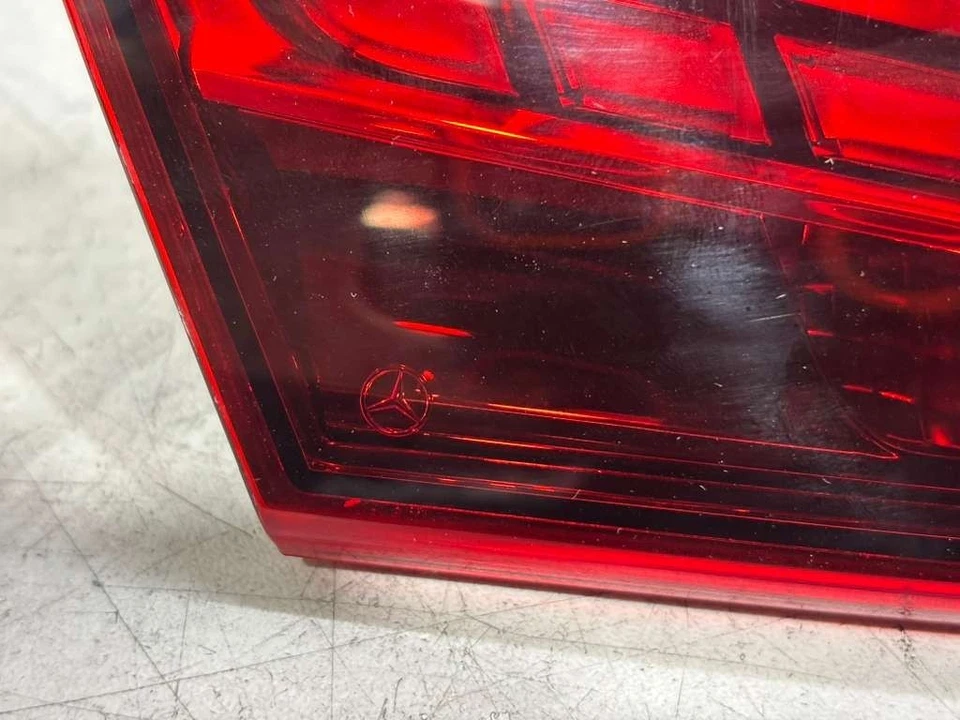 MERCEDES BENZ E300 E350 E43 AMG 2017-2023 LUZ TRASERA EXTERIOR OEM LH LADO IZQUIERDO LED Foto 3 de 4