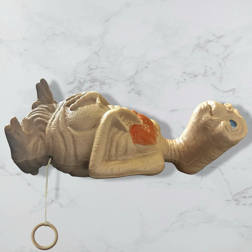 Vintage E.T. Boneco The Extra Terrestrial Talking Pull String 1982 Funciona - Imagem 2 de 4