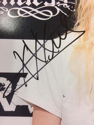 TAYLOR MOMSEN PHOTO SIGNED GOSSIP GIRL PRETTY RECKLESS | eBay