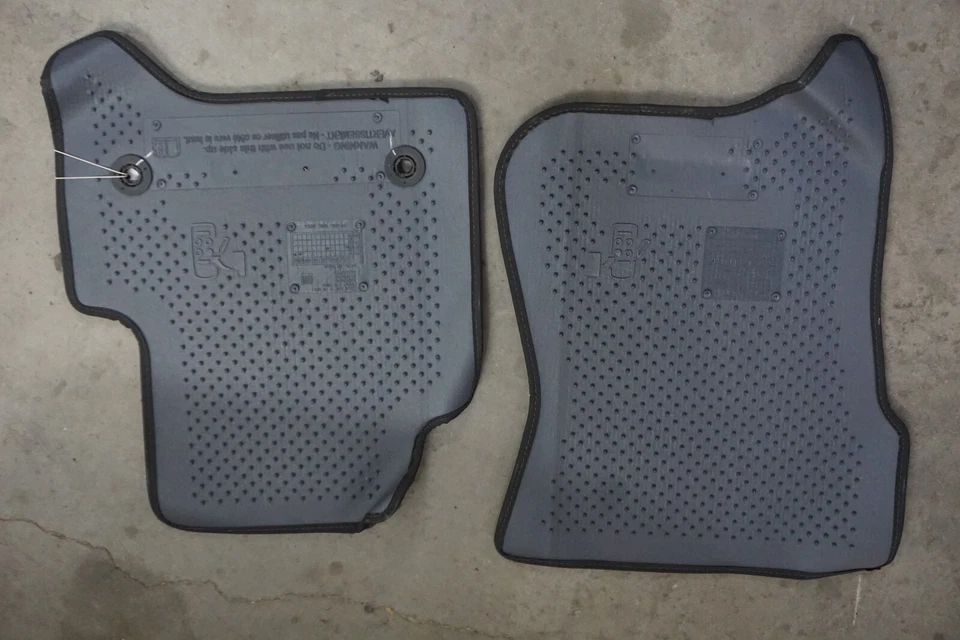 2015 16 17 18 19 20 CADILLAC ЭСКАЛАД ЛЕВЫЙ И ПРАВЫЙ ПЕРЕДНИЕ КОВРЫ OEM 84313438 - Изображение 2 из 4