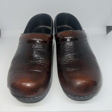 Sanita The Original Danish Clog Brown patent Size 37 6.5 Women Slip Resistant