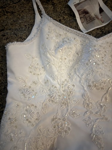 NWT Mary’s Bridal Wedding Dress Size 18 Crystals Beading White Ivory Style 8268 - Picture 11 of 15