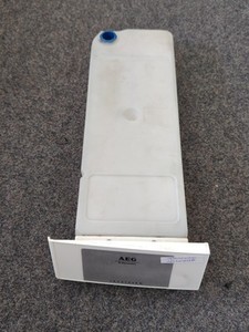 AEG T58840 Trockner Kondenswasserbehälter Tank Blende Griff 1256721000