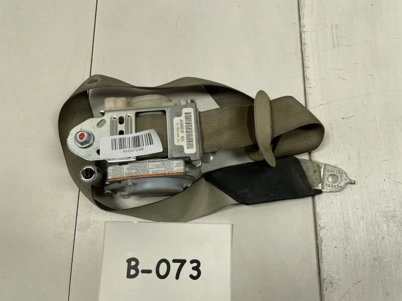 2014 HONDA ACCORD LX SEDAN REAR CENTER SEAT BELT RETRACTOR OEM+ - Image 4 of 4