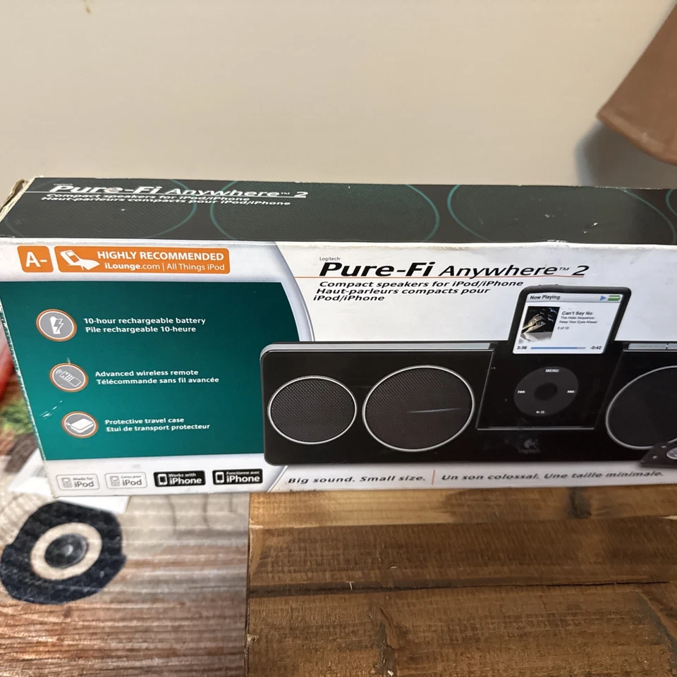 Altavoz estéreo Logitech Pure-Fi Anywhere 2 negro para Apple iPod y iPhone Foto 3 de 4