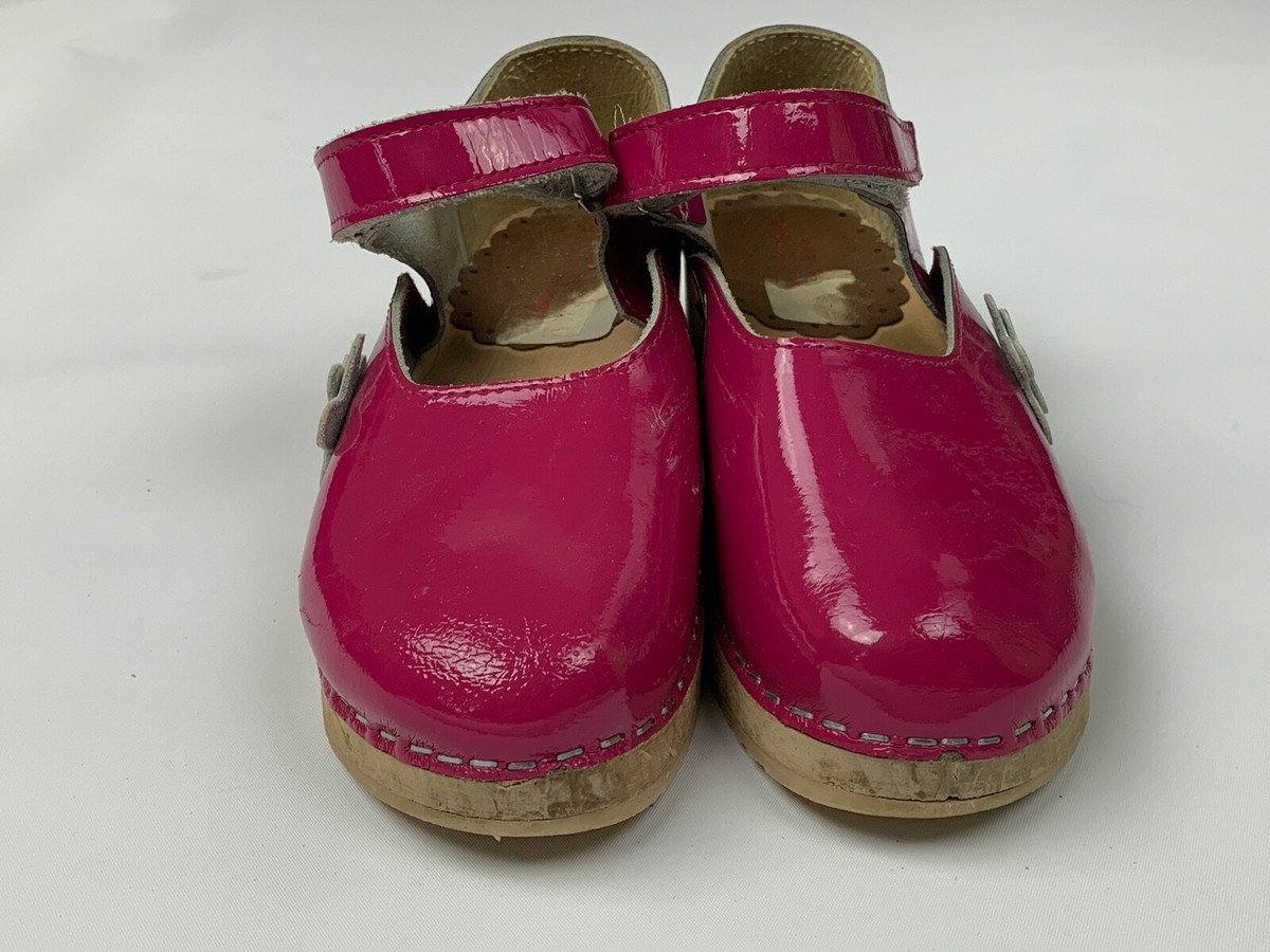 Hanna Andersson Pink Patent Leather Clogs Wooden Shoes 35 Girls US