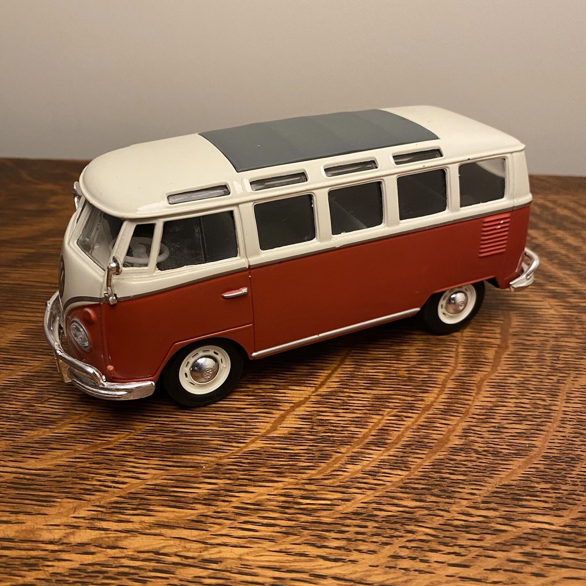 Maisto Special Edition 1 25 Volkswagen Van