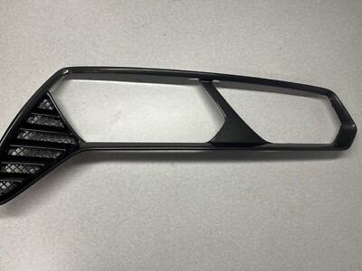 Driver Side C7 Tail Lamp Bezel Spectra Gray NOS GM 23406870