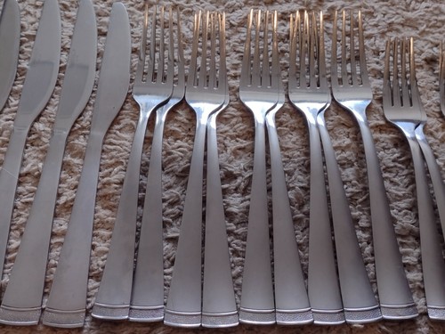 Cambridge Solvay Sand Flatware Set Of 43 Pieces - Picture 3 of 8