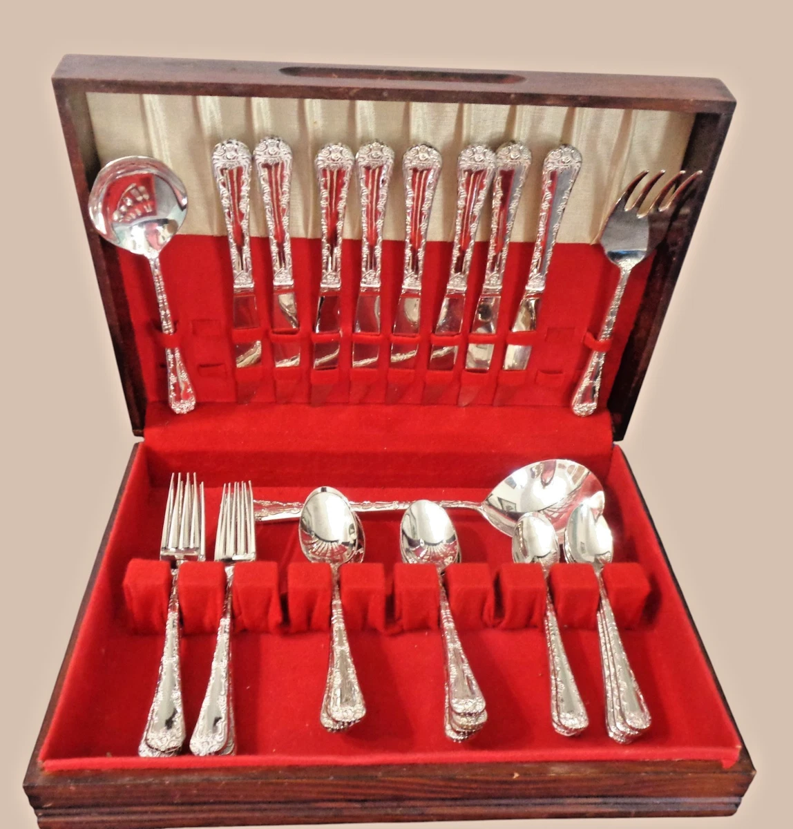 International Silver Flatware-Set Antique US Silver-Plated